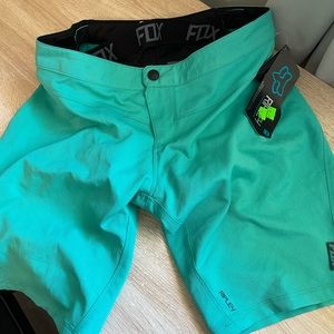 NWT Women’s MTB shorts with padding